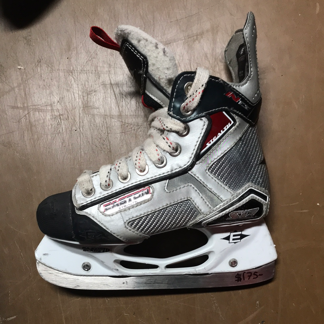 Used Easton STEALTH S17 Intermediate 4.0 Ice Hockey Skates