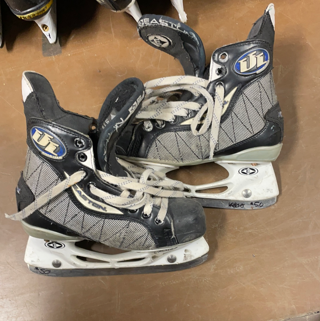 Easton Ultra Light Skates 8.5 - sporting goods - by owner - sale