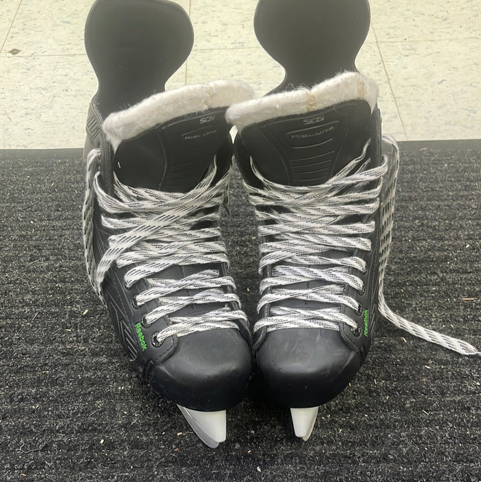 Used Reebok RibCore SC87 Size 6 Player Skates