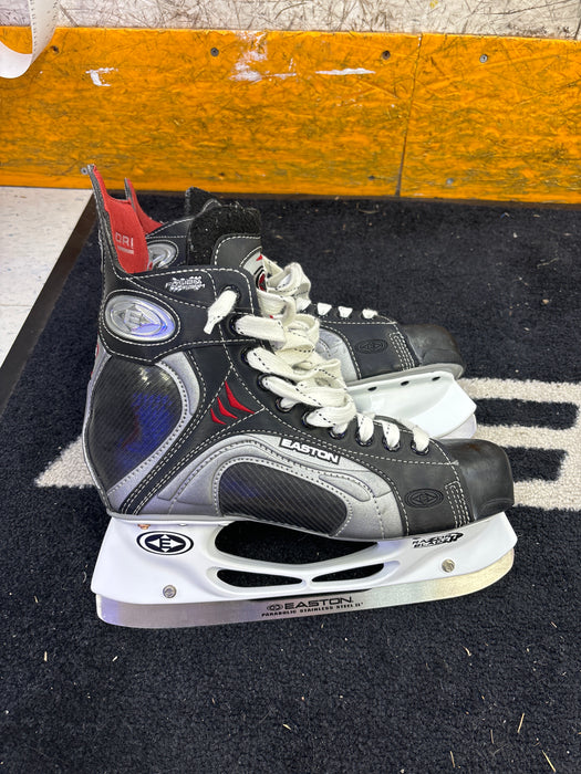 Used Easton Synergy 900 Size 8.5EE Skates