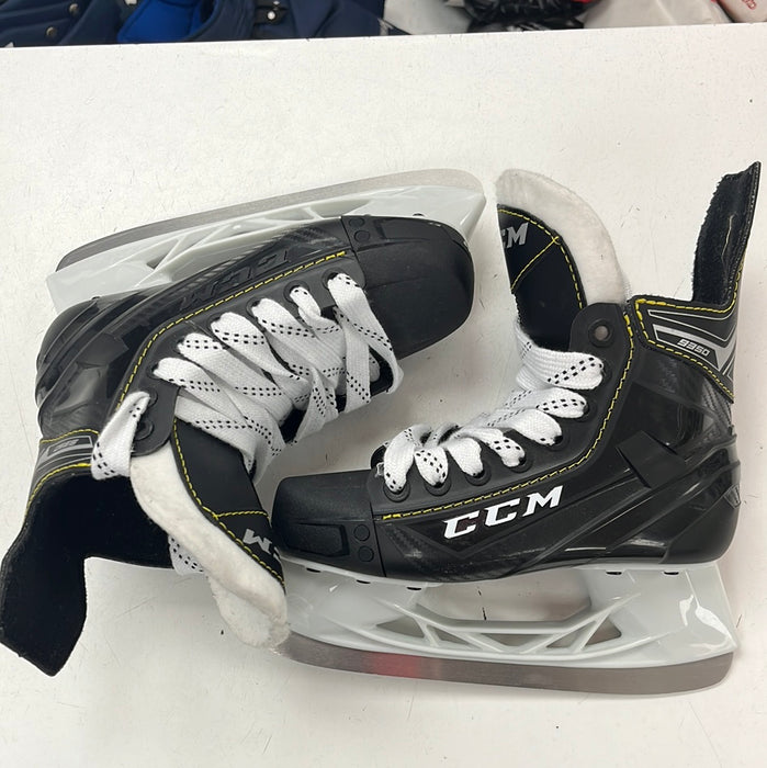 Used CCM Tacks 9350 Player Skates size 1D