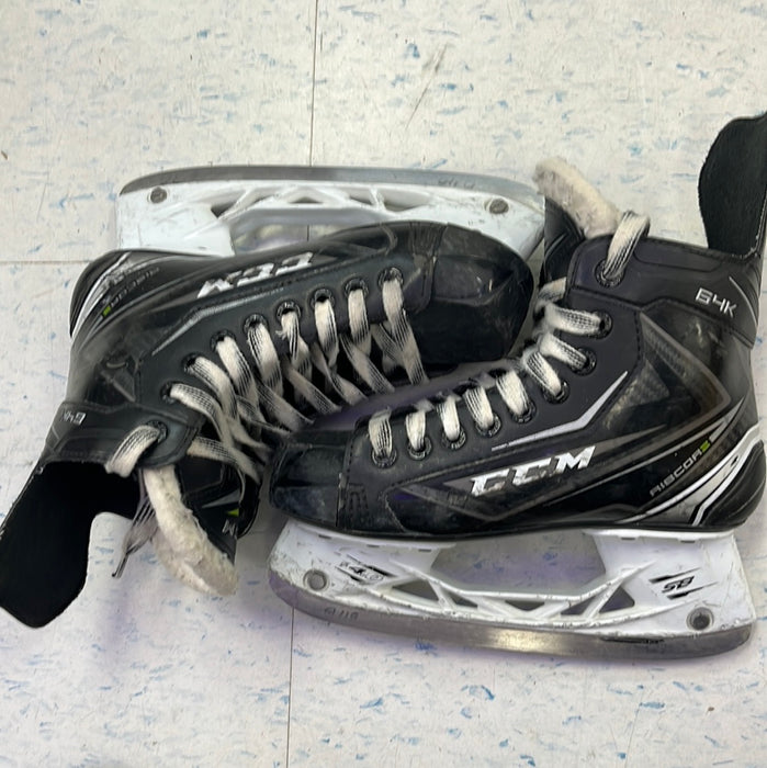 Used CCM Ribcore 64K Size 2.5 Player Skates