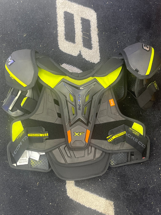 DEMO CCM XF Senior Small Shoulder Pads