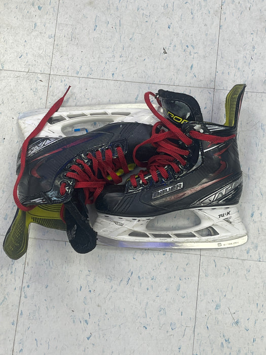 Used Bauer Vapor X2.6 Size 5 Skates