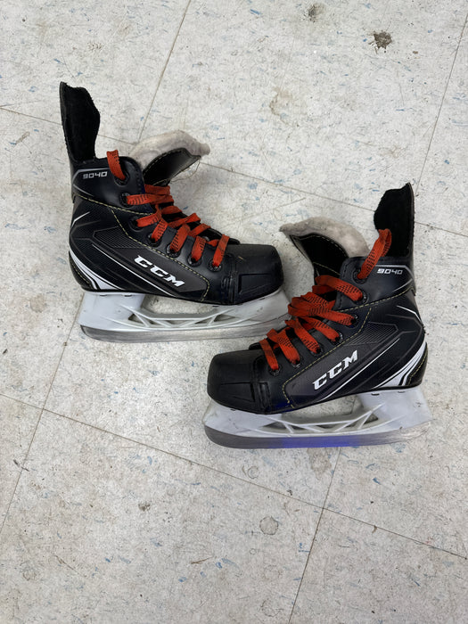 Used CCM Tacks 9040 12Y Player Skates