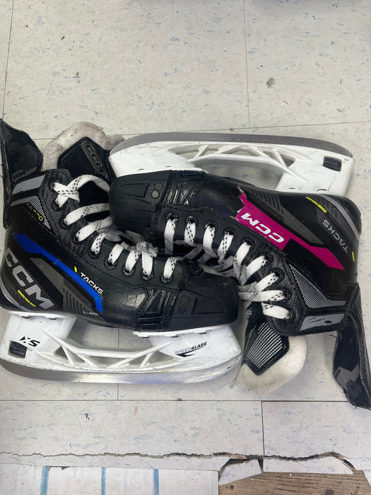 Used CCM AS-580 Size 3.5 Skates