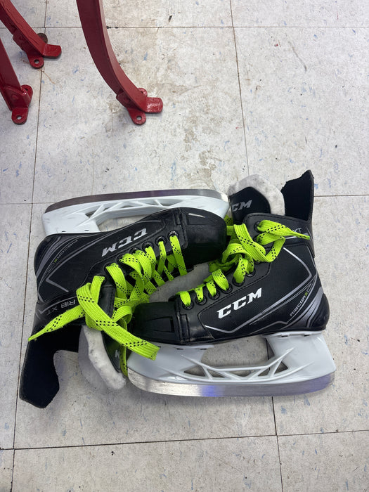 Used CCM Ribcor XT Size 2.0 Skates