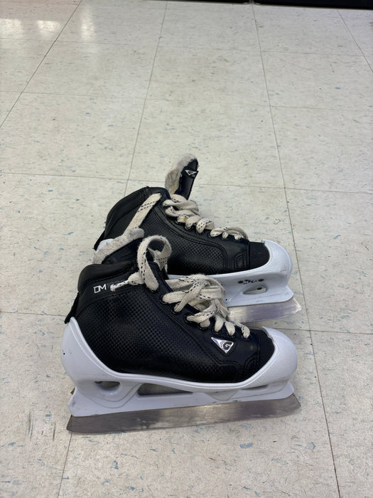 Used Graf DM1030 Size 5.5 Goal Skates