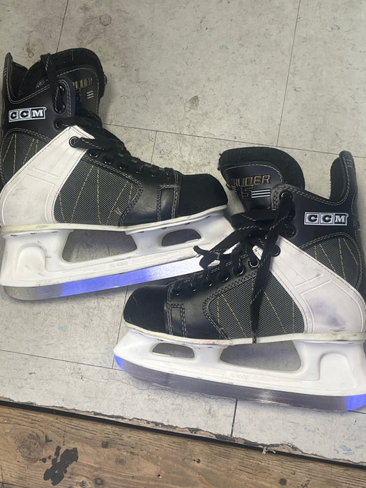 Used CCM Intruder 55 Size 8 Skates