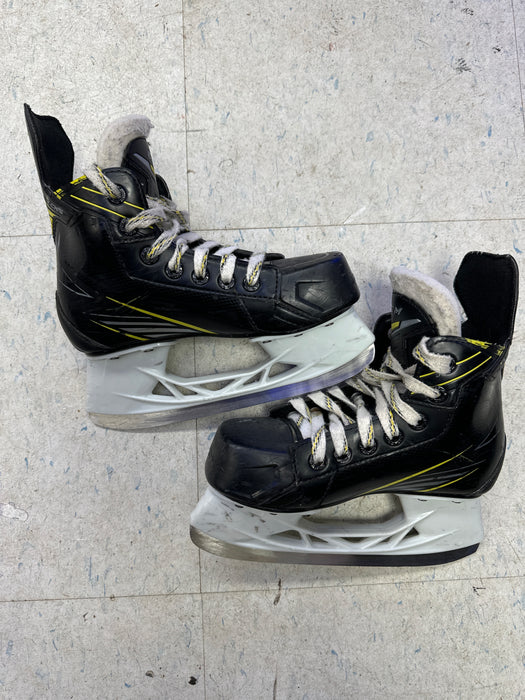 Used CCM AS-3092 1D Player Skates