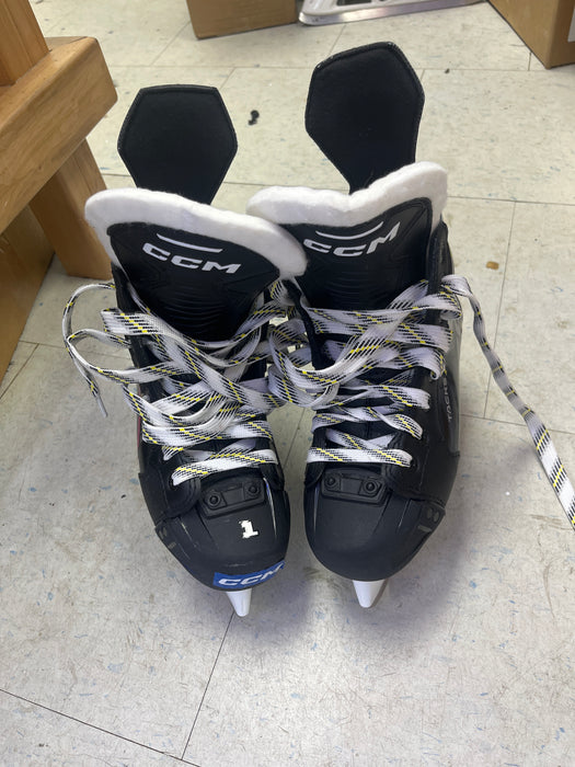 Used CCM Tacks AS 570 Size 2 Skates