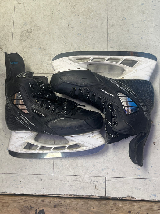 Used True Custom Size 8 Skates