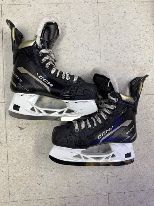 Used CCM Tacks As-V 3D Player Skates