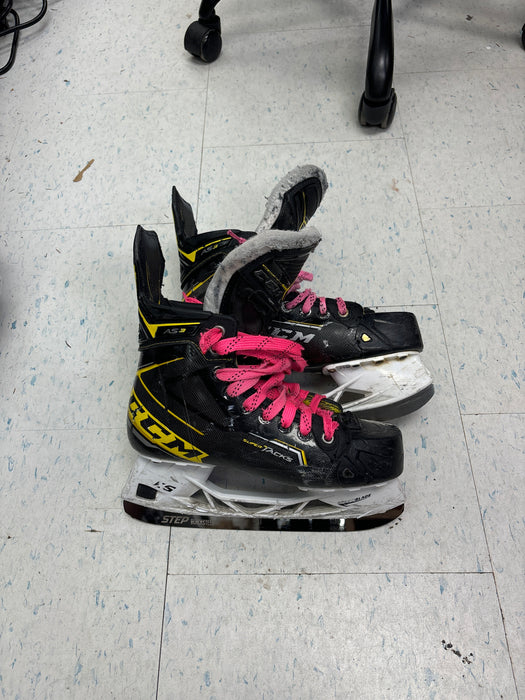 Used CCM Super Tacks AS3 Size 5.5 Skates