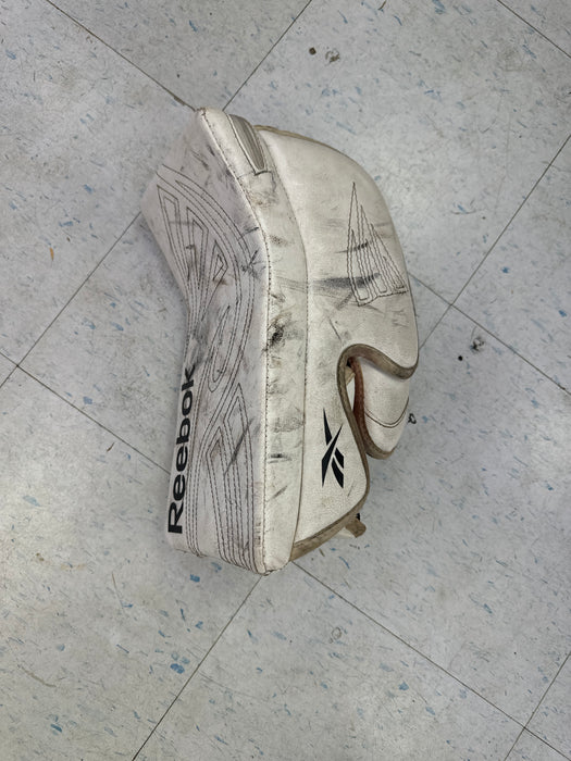 Used Reebok L7 Junior Blocker