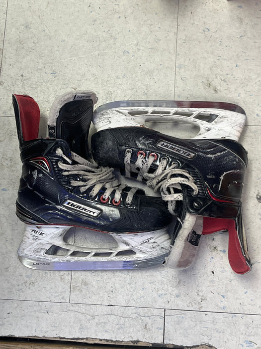 Used Bauer Vapor X900 Size 3 Skates