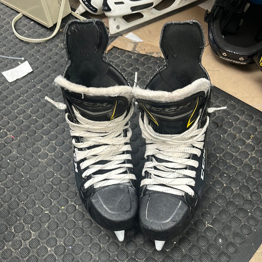Used CCM Tacks 9060 Size 6.5D Skates