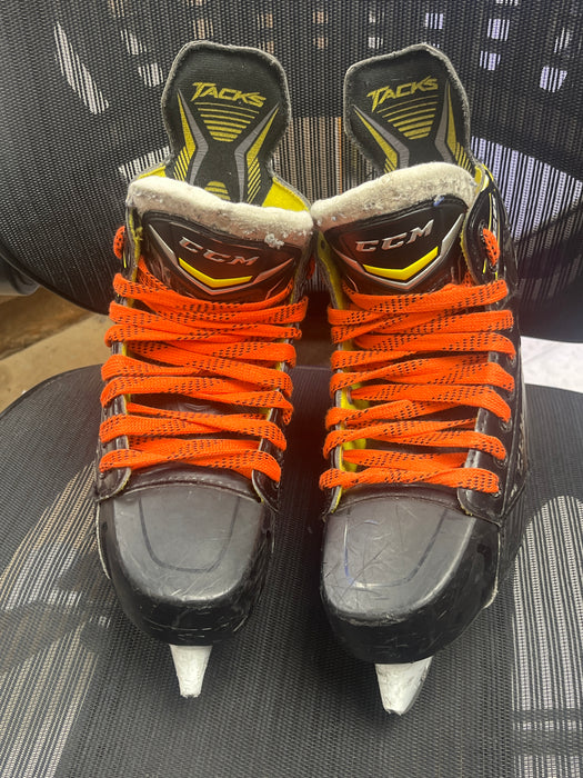 Used CCM Tacks 5092 Size 5.5 Skates