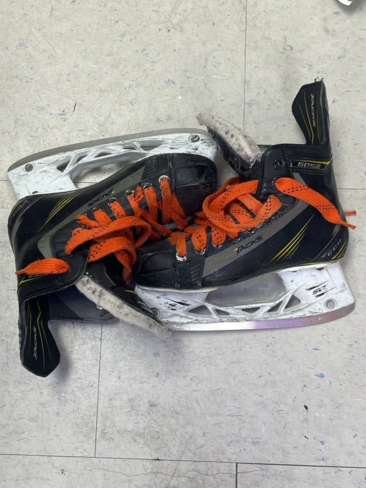 Used CCM Tacks 5052 Size 1.5 Skates