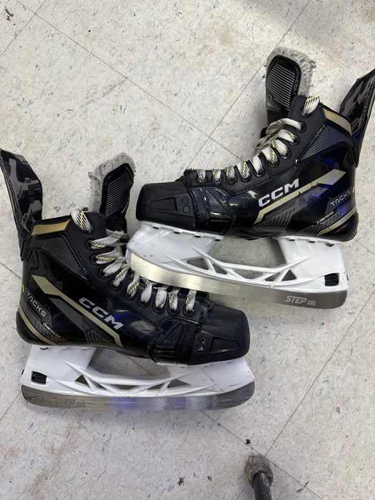 Used CCM Tacks As570 6D Player Skates