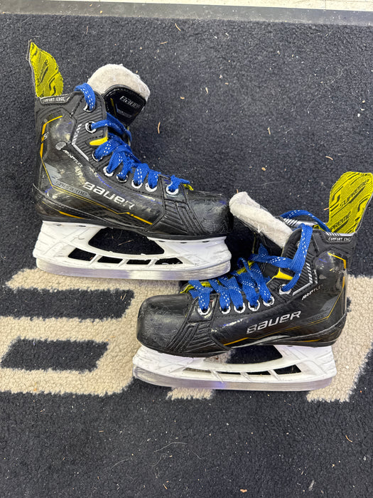 Used Bauer Supreme M5 Pro 13.5Y Player Skates