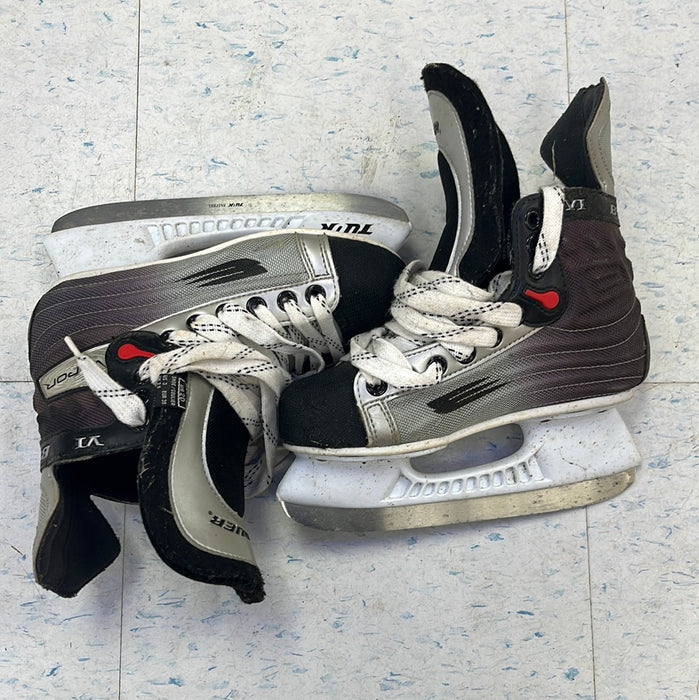 Used Bauer Vapor VI Size 2 Player Skates