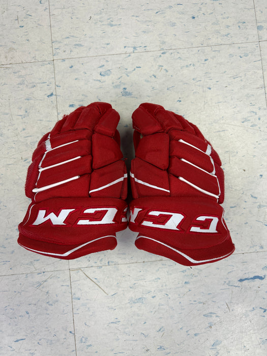 Used CCM JetSpeed FT370 Player Gloves