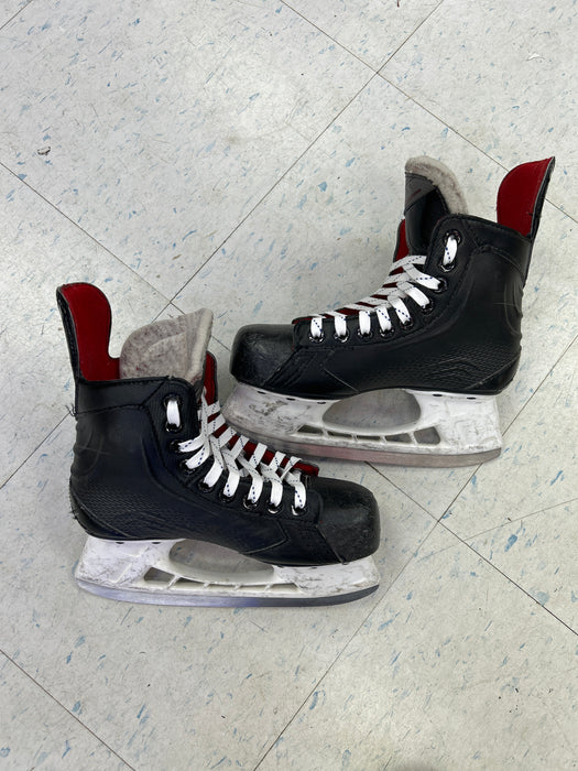 Used Bauer Vapor X400 Player Skates