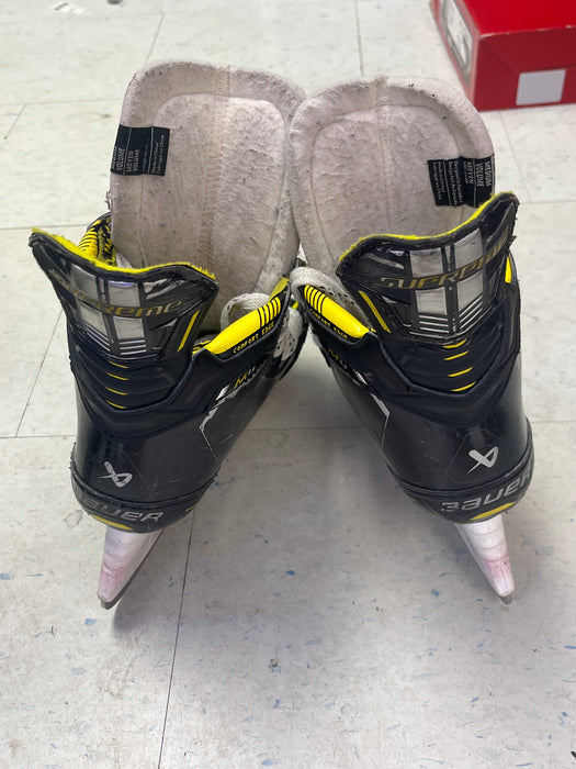 Used Bauer Supreme M4 Size 5 Skates