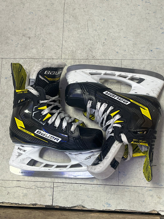 Used Bauer Supreme M4 Size 1 Skates