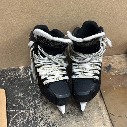 Used CCM Tacks 9370 6.5D Senior Goal Skates