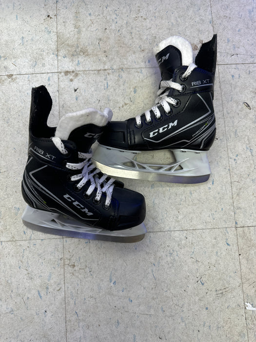 Used CCM Ribcore XT 11Y Player Skates