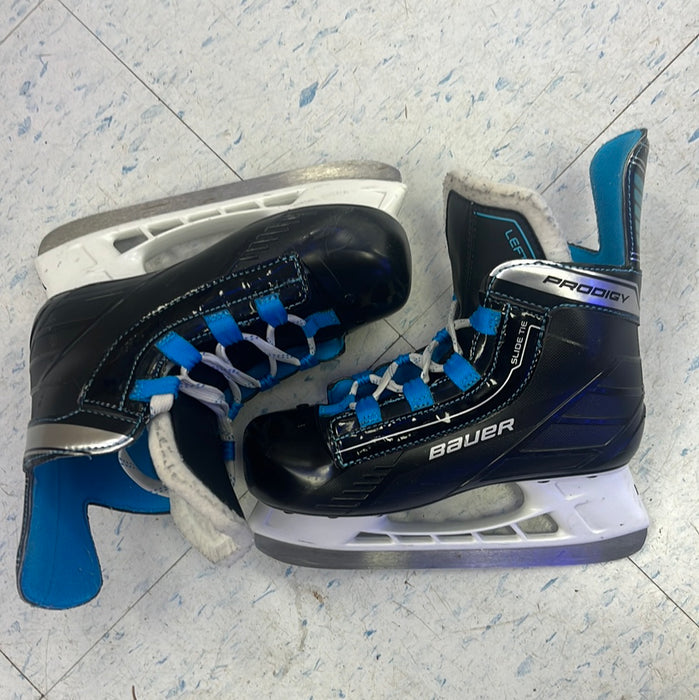 Used Bauer Prodigy Size 13 Youth Skates