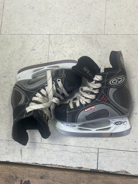 Used Easton Synergy 500 Size 9 Youth Skates