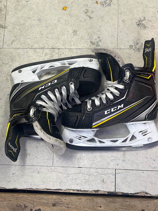 Used CCM Tacks 9090 Size 1 Skates