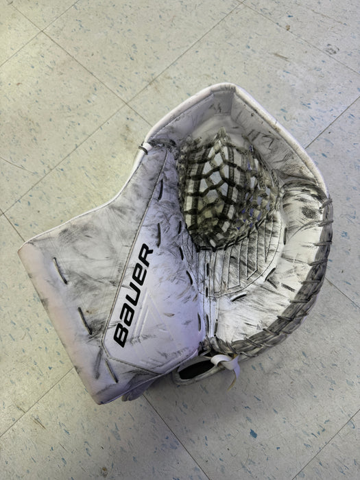 Used Bauer Supreme Mach Catcher Senior