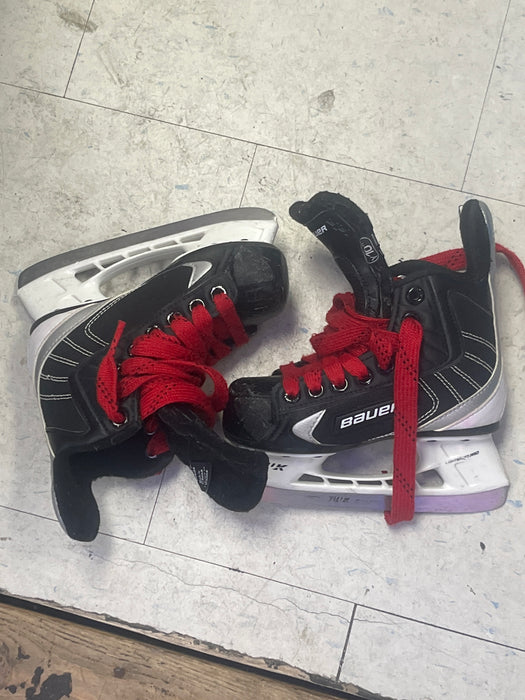 Used Bauer FlexLite 44 Size 10 Youth Skates