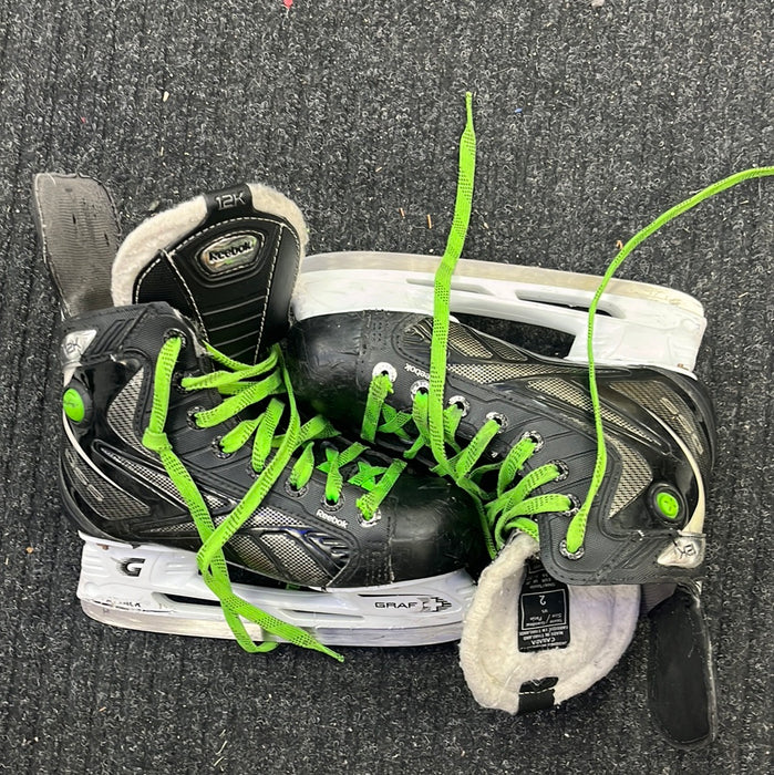 Used Reebok 12K Size 2EE Player Skates