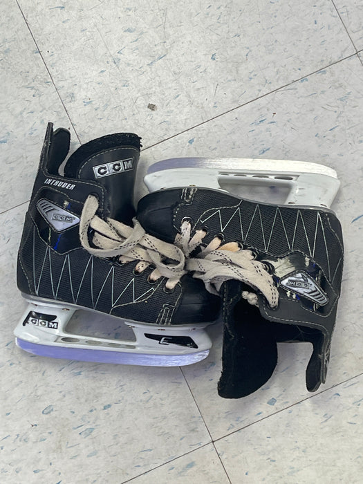 Used CCM Intruder Size 12 Youth Skates