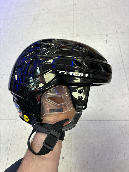 Used True Dynamic 9 Pro Senior Medium Helmet