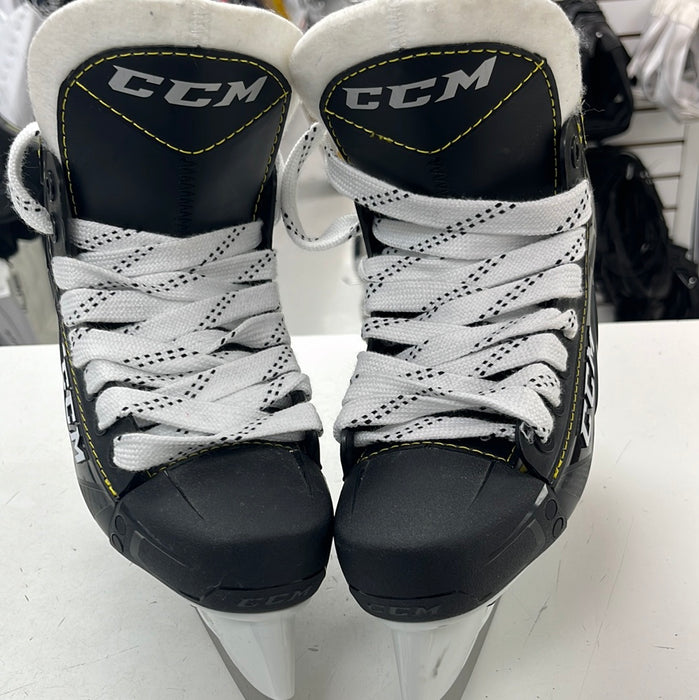 Used CCM Tacks 9350 Player Skates size 1D