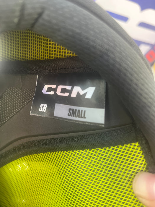 DEMO CCM XF Senior Small Shoulder Pads