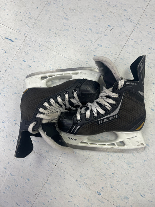 Used Bauer Supreme ONE.4 Size 2 Skates