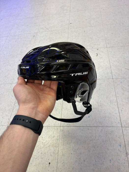 Used True Dynamic 9 Pro Senior Medium Helmet