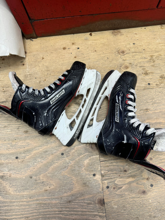 Used Bauer Vapor X900 Hockey Skates 5.5D