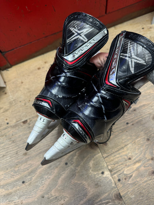 Used Bauer Vapor X900 Hockey Skates 5.5D