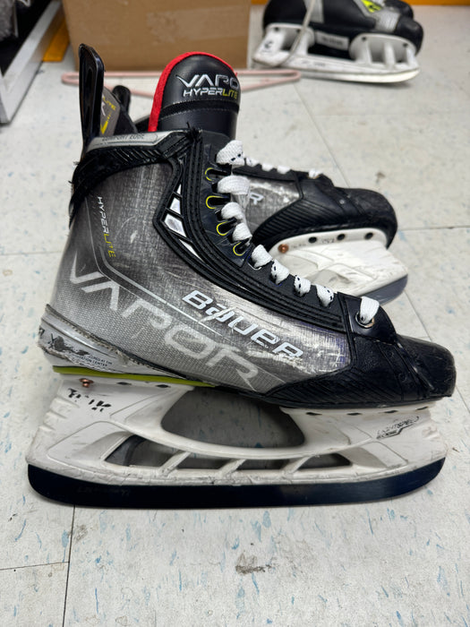 Used Bauer Vapor Hyperlite Skates Size 6.5 Fit 3