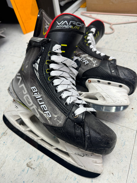 Used Bauer Vapor Hyperlite Skates Size 6.5 Fit 3