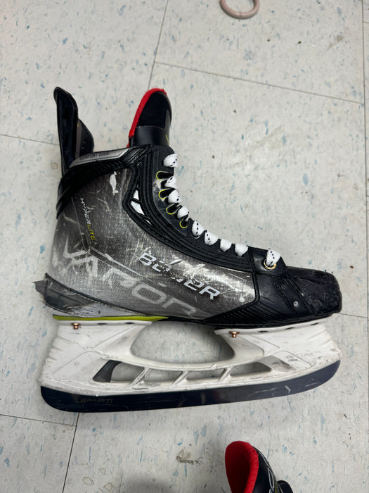 Used Bauer Vapor Hyperlite Skates Size 6.5 Fit 3