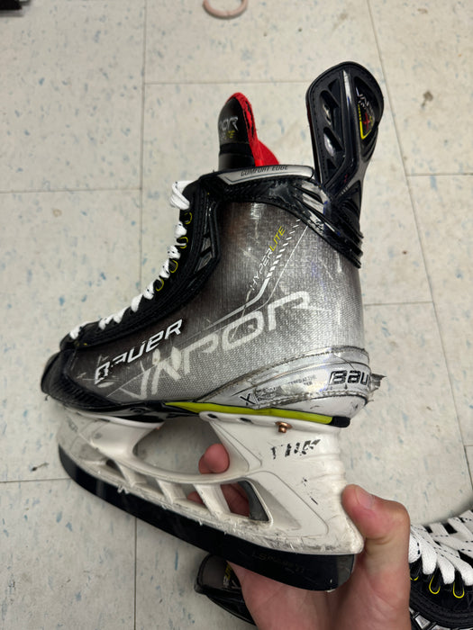 Used Bauer Vapor Hyperlite Skates Size 6.5 Fit 3